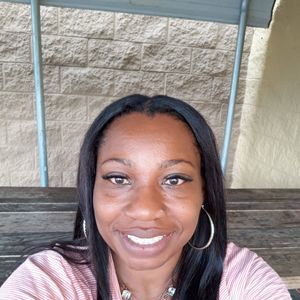 Meet your Posher, Yolanda